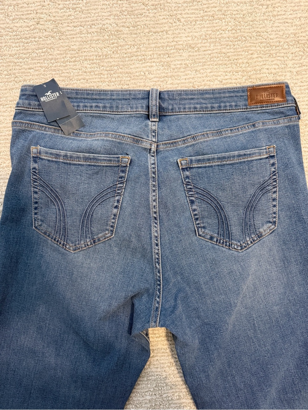 Hollister Women's Mid-Rise Boot Cut Jeans - Picture 6 of 7